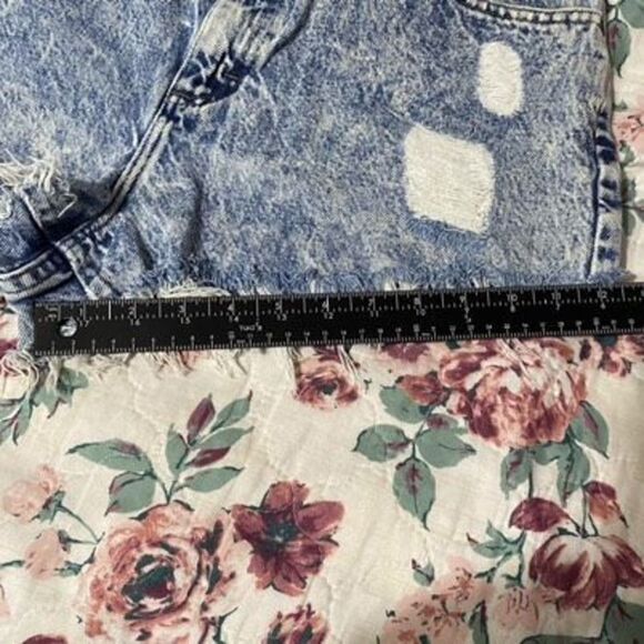 Lee's Blue Distressed Light Wash Cut-out Jean Shorts - Picture 5 of 7